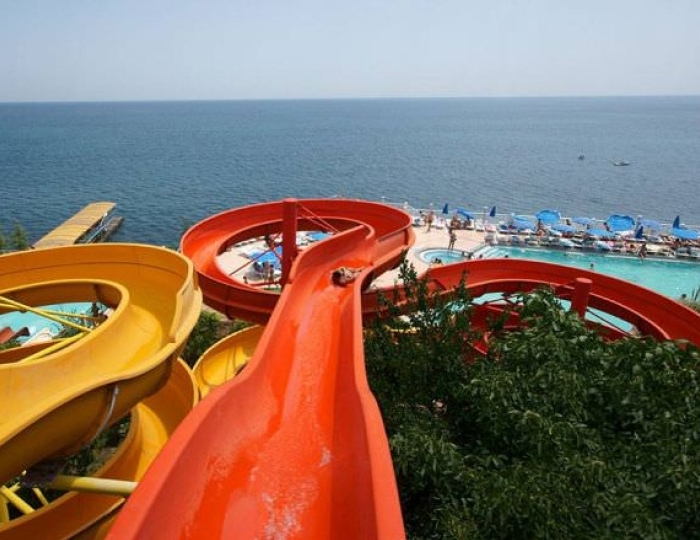 Аквапарк - Комплекс «Миндальная роща»